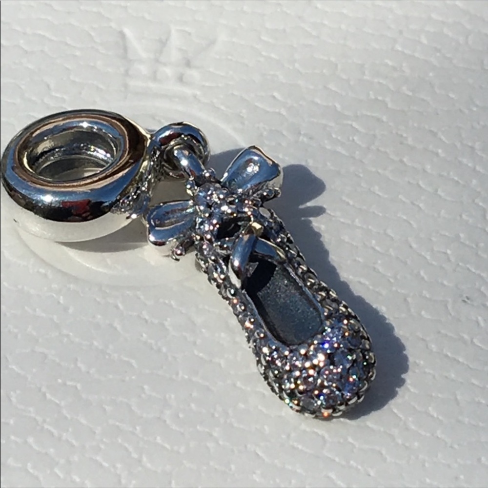 🌾 Pandora Charm